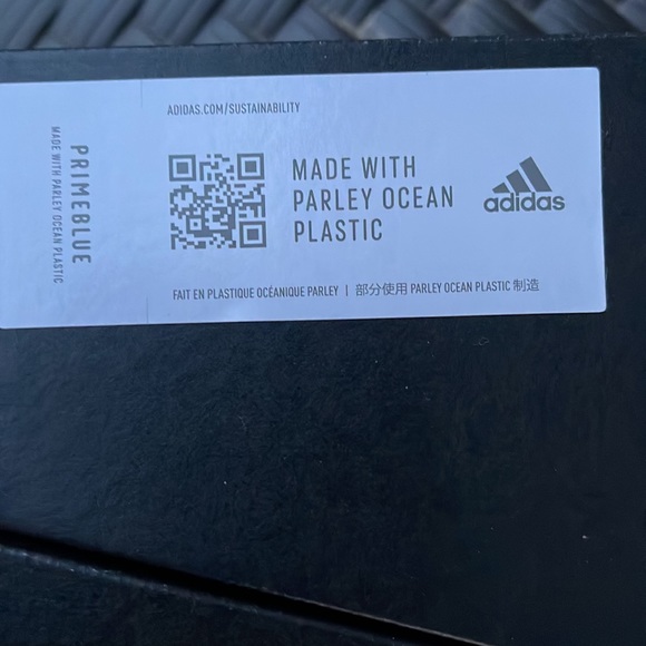 Like new Adidas UltraBoost 21 Running Shoe - Picture 8 of 11